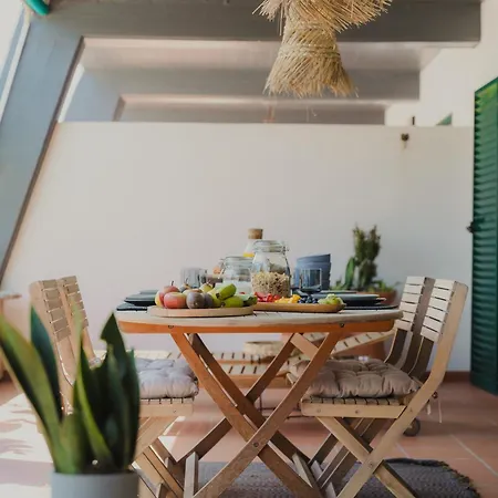 Surf - 7min Walk To The *