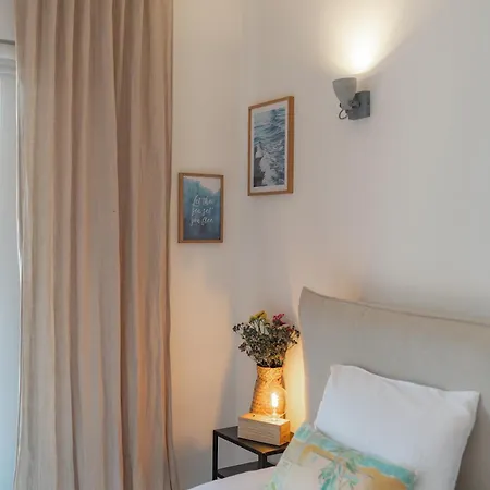 Surf - 7min Walk To The