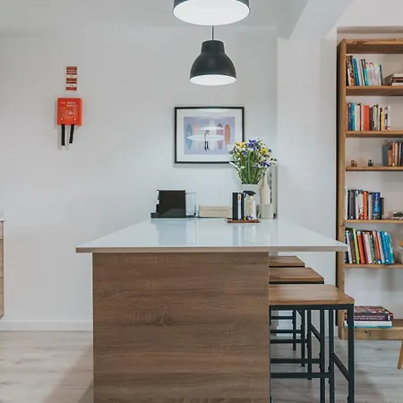 Surf - 7min Walk To The *