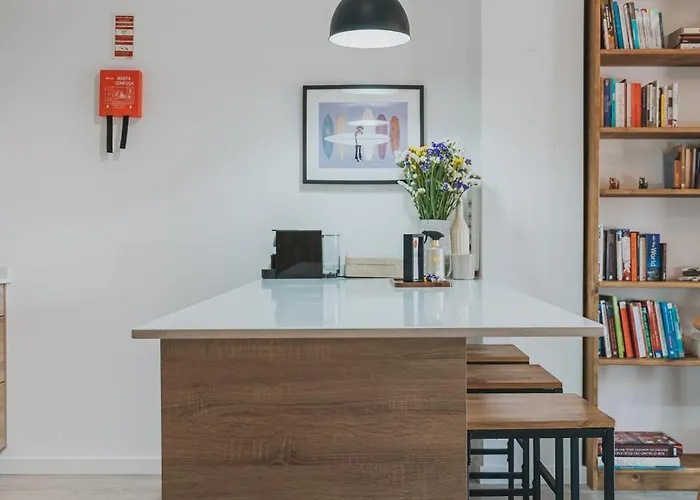 Surf - 7min Walk To The *